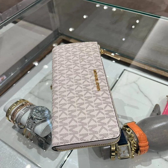 Michael Kors Jet Set Travel Large Logo Quarter-Zip wallet 35F8GTVZ3B Vanilla - Picture 5 of 11